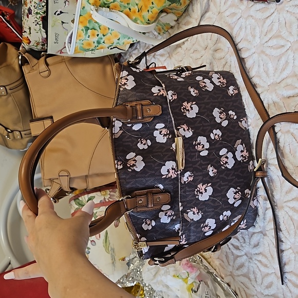 Jones New York Bags Jones New York Floral Crossbody Bag Poshmark